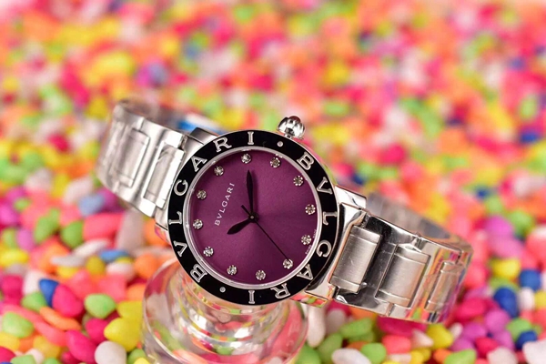 ブルガリ時計正面デザイン